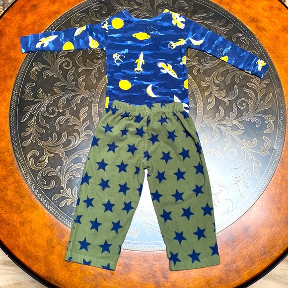 Baby Gap Boys Sleep Pajama Shirt and Carter’s Boys Pajama Bottoms Size 2T - Picture 2 of 10